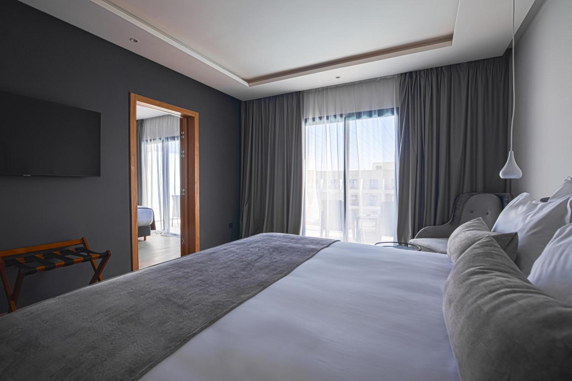Dominium Palace Agadir Exterior foto A bedroom in the hotel