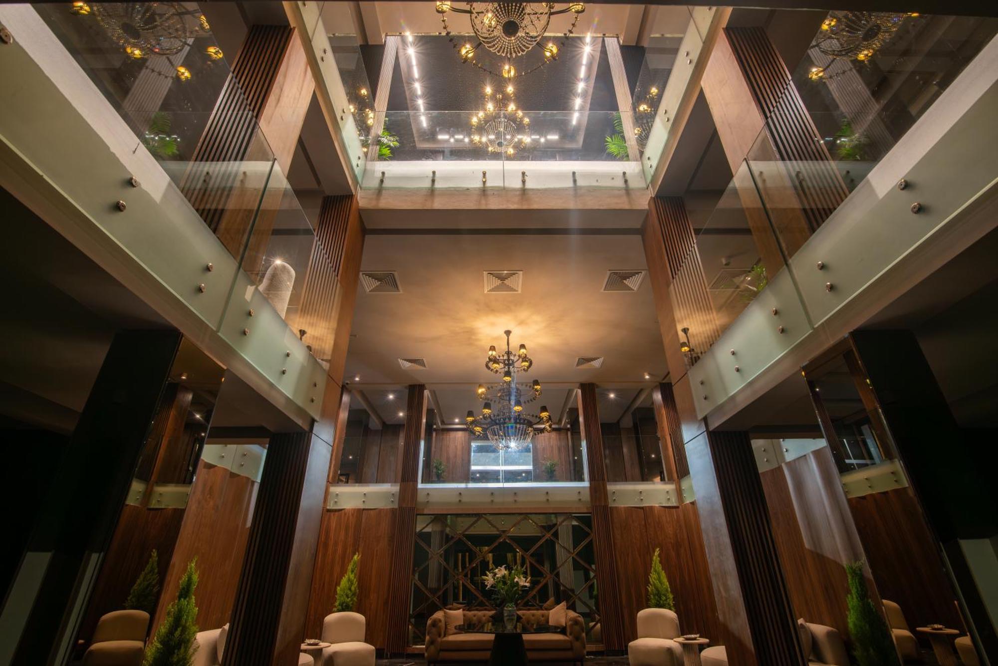 Dominium Palace Agadir Exterior foto The lobby of the hotel